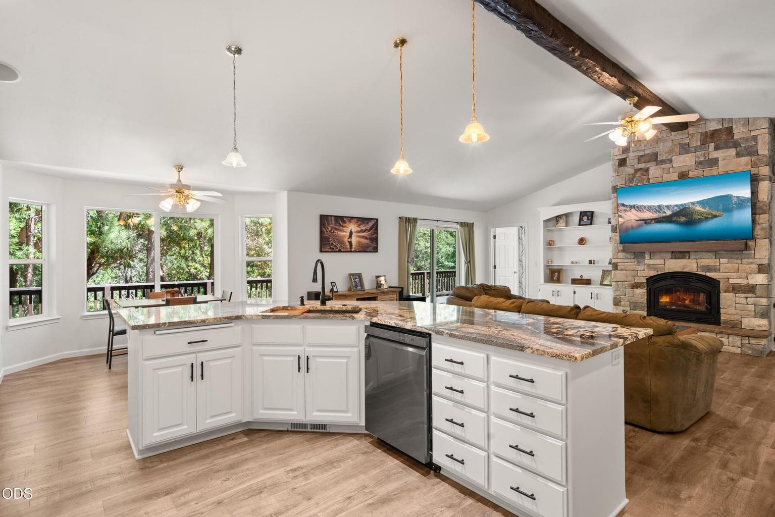 Photo of 1281 Pinnon Road 1 of 53