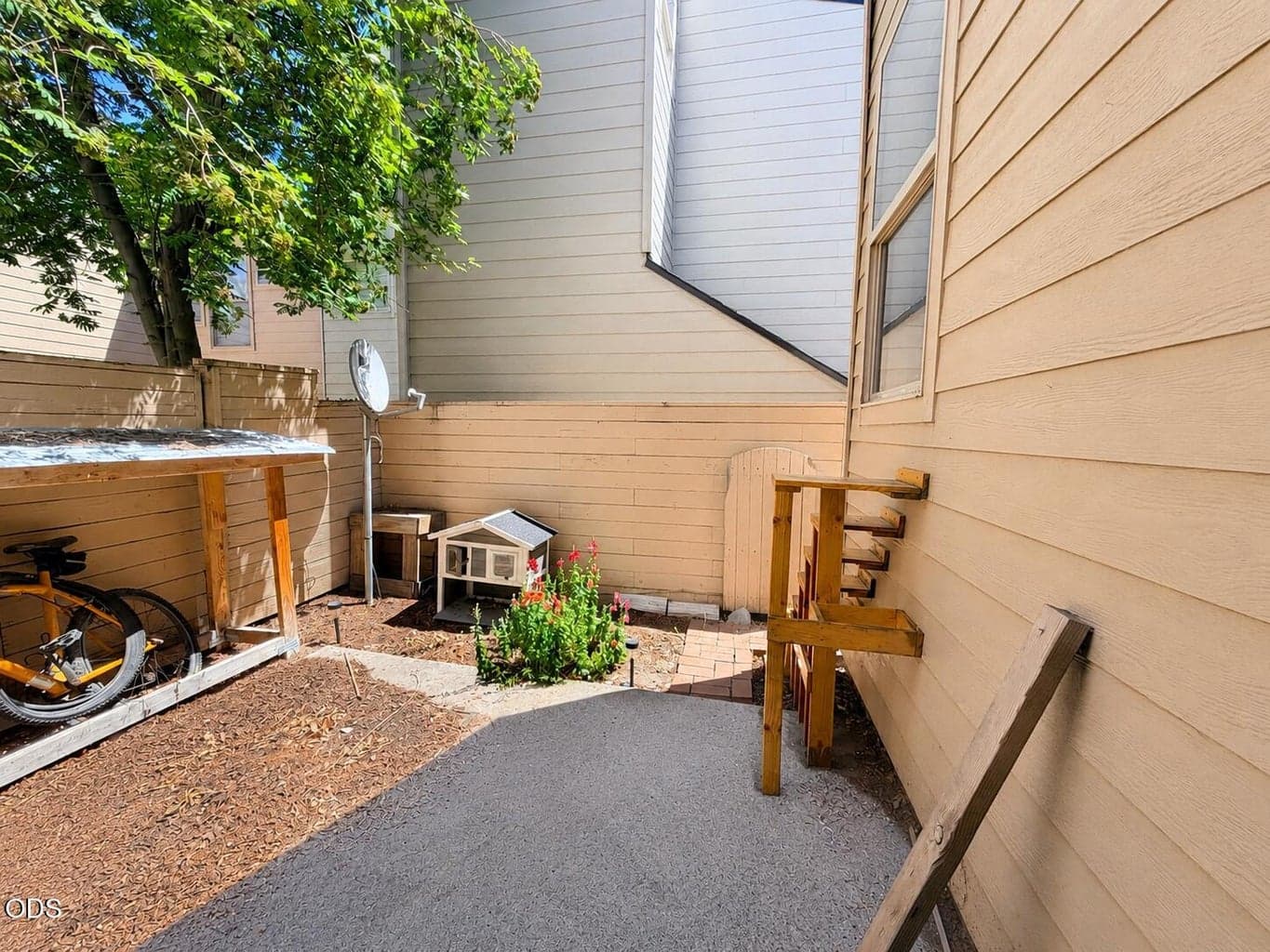 Photo of 1952 NE Otelah Place 18 of 25