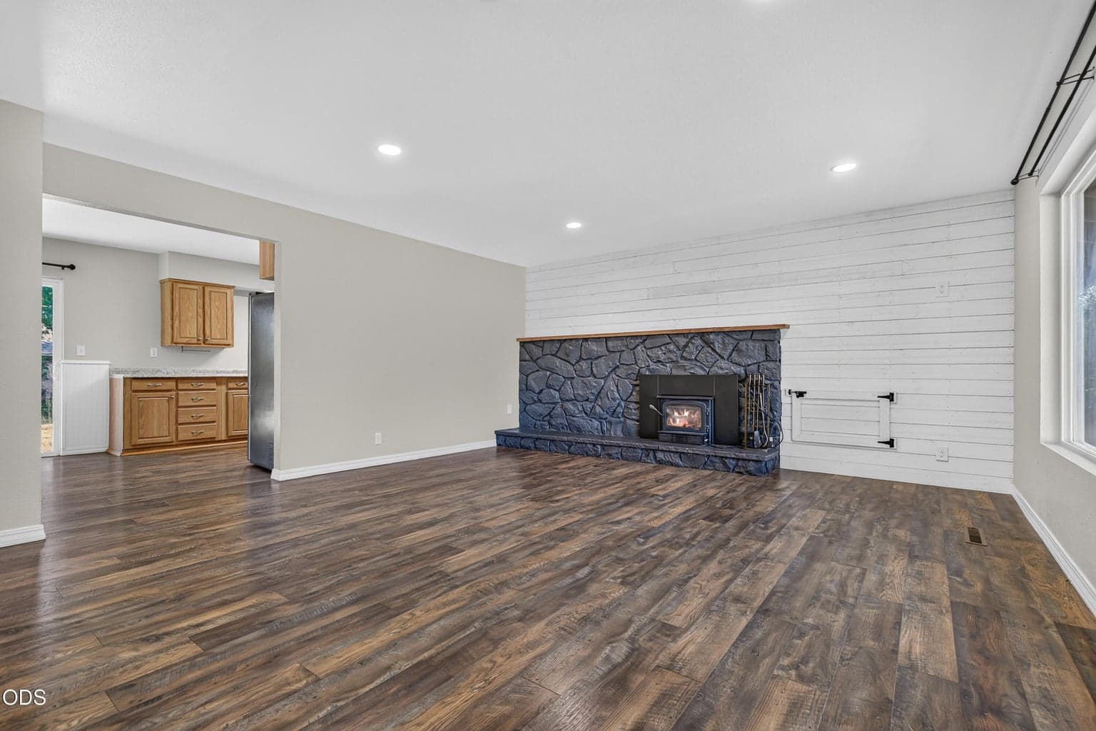 Photo of 2425 McAndrews 2 of 21