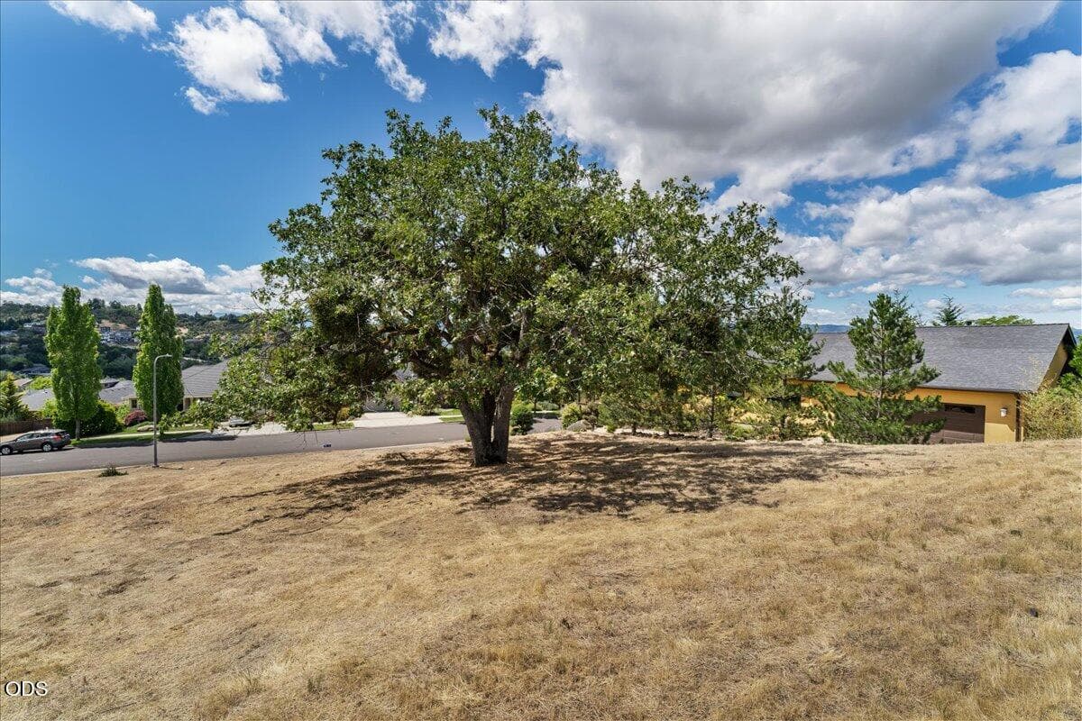 Photo of 4359 Vista Pointe 1 of 12