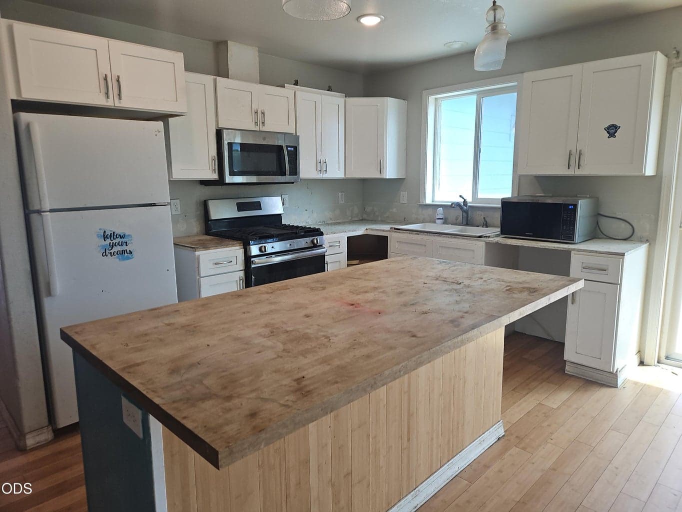 Photo of 3152 Madison 2 of 18