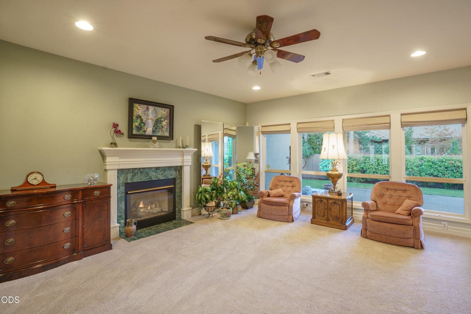 Photo of 912 Mountain View 5 of 28