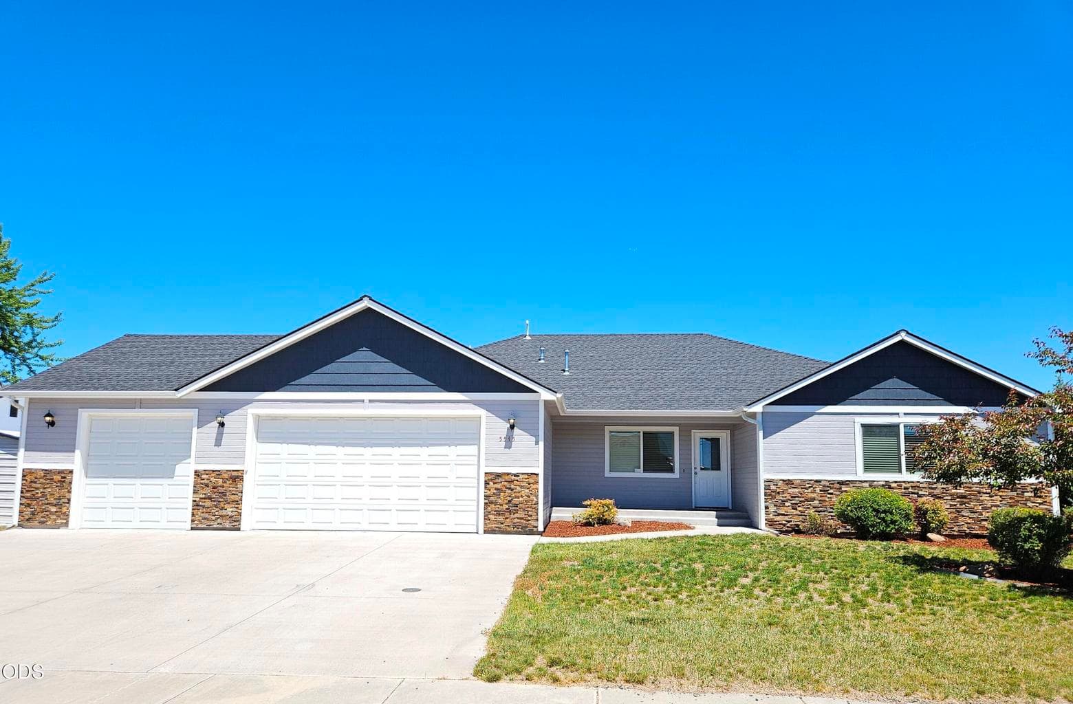 Photo of 5545 Sturdivant 1 of 19