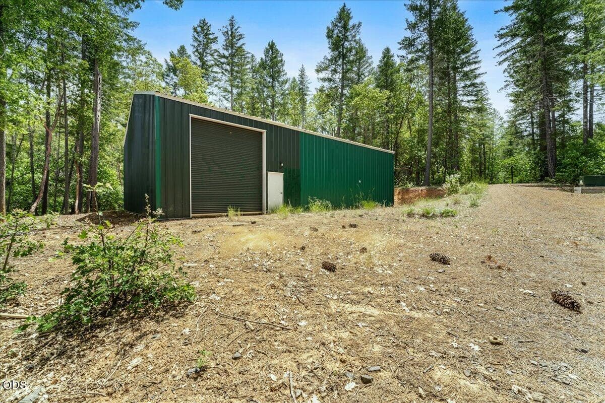 Photo of 35000 Redwood 4 of 30