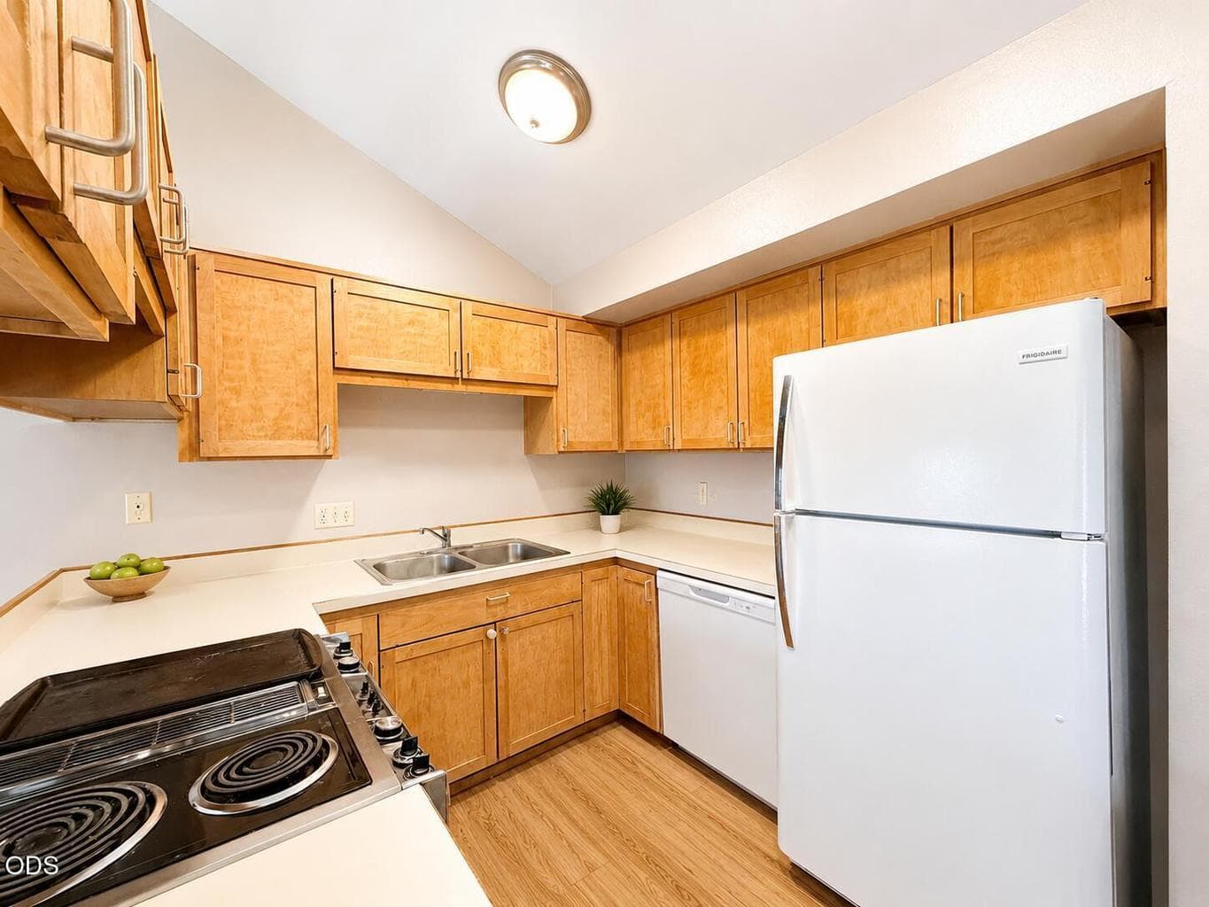 Photo of 1952 NE Otelah Place 6 of 25