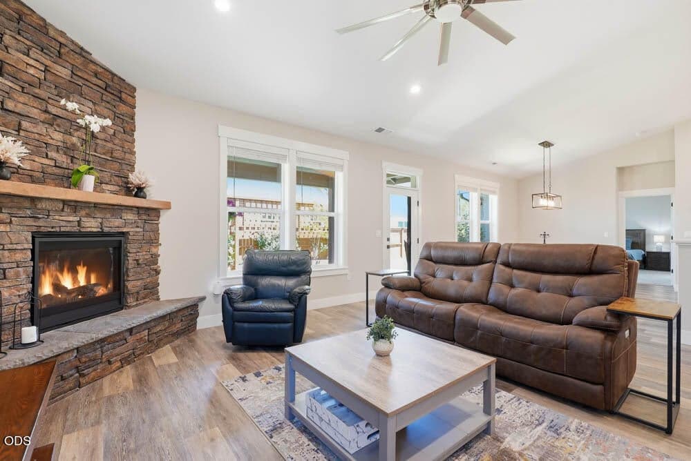 Photo of 406 SE Sumner Drive 15 of 54