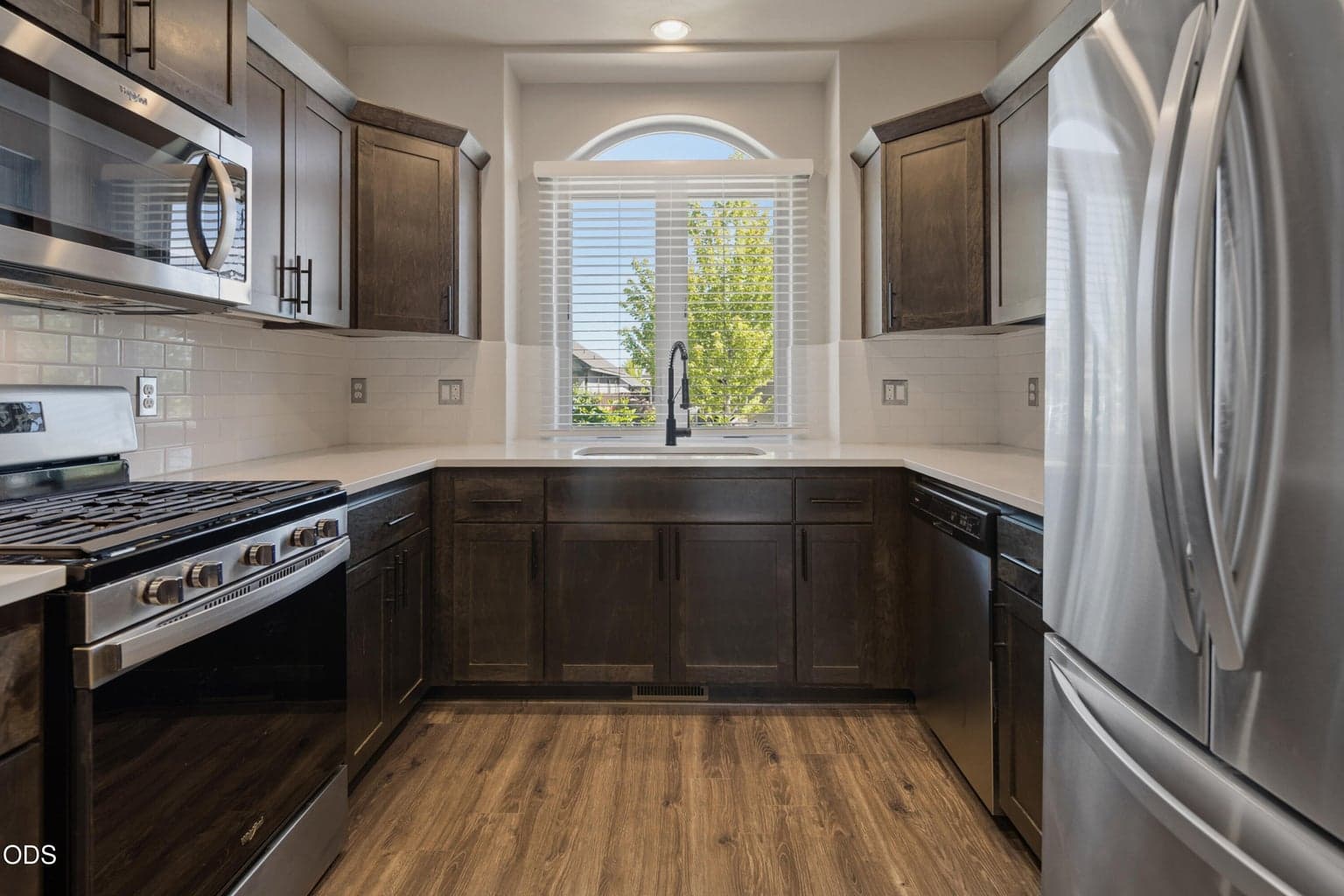 Photo of 2967 Marea 4 of 21