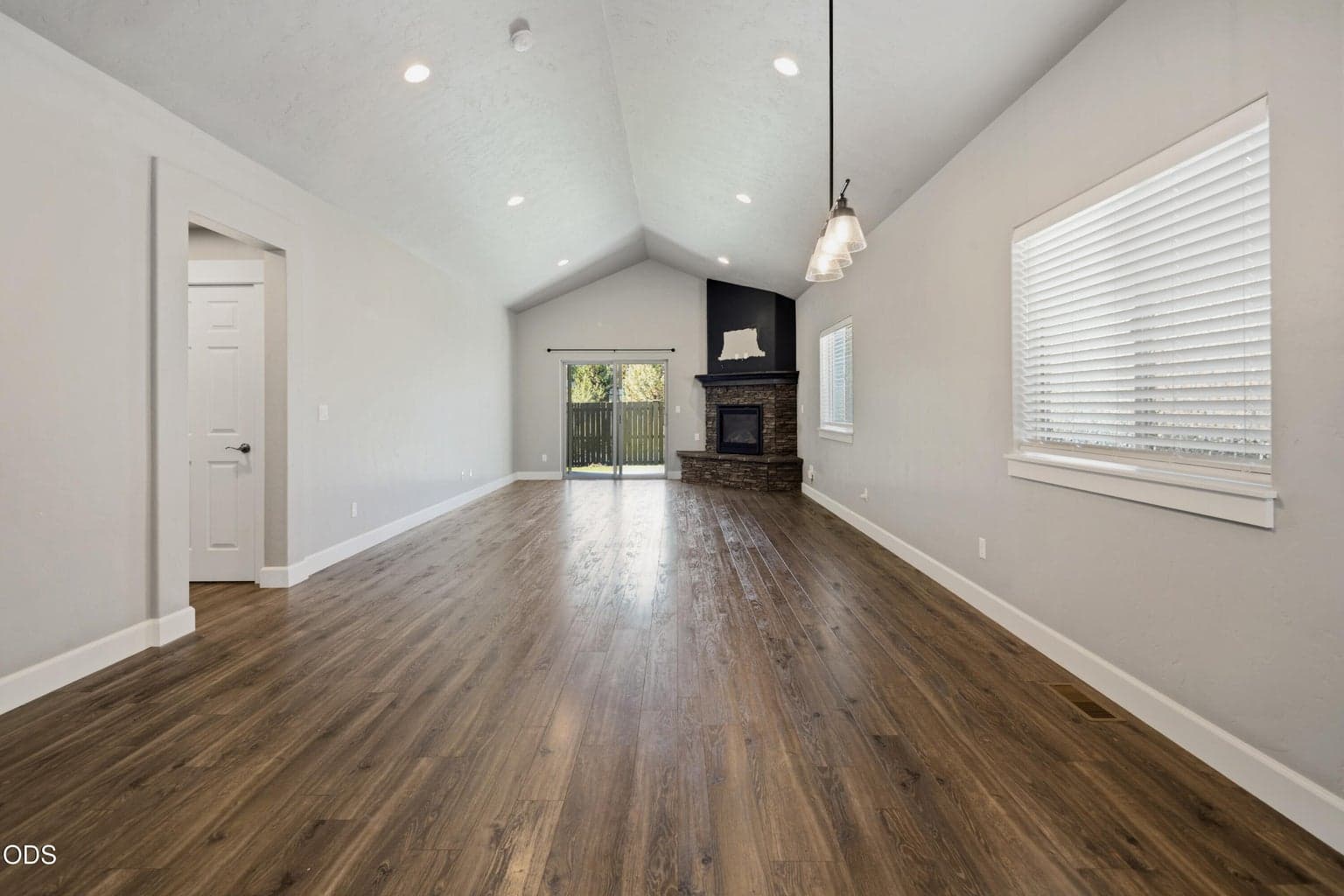 Photo of 2967 NE Marea Drive 6 of 22