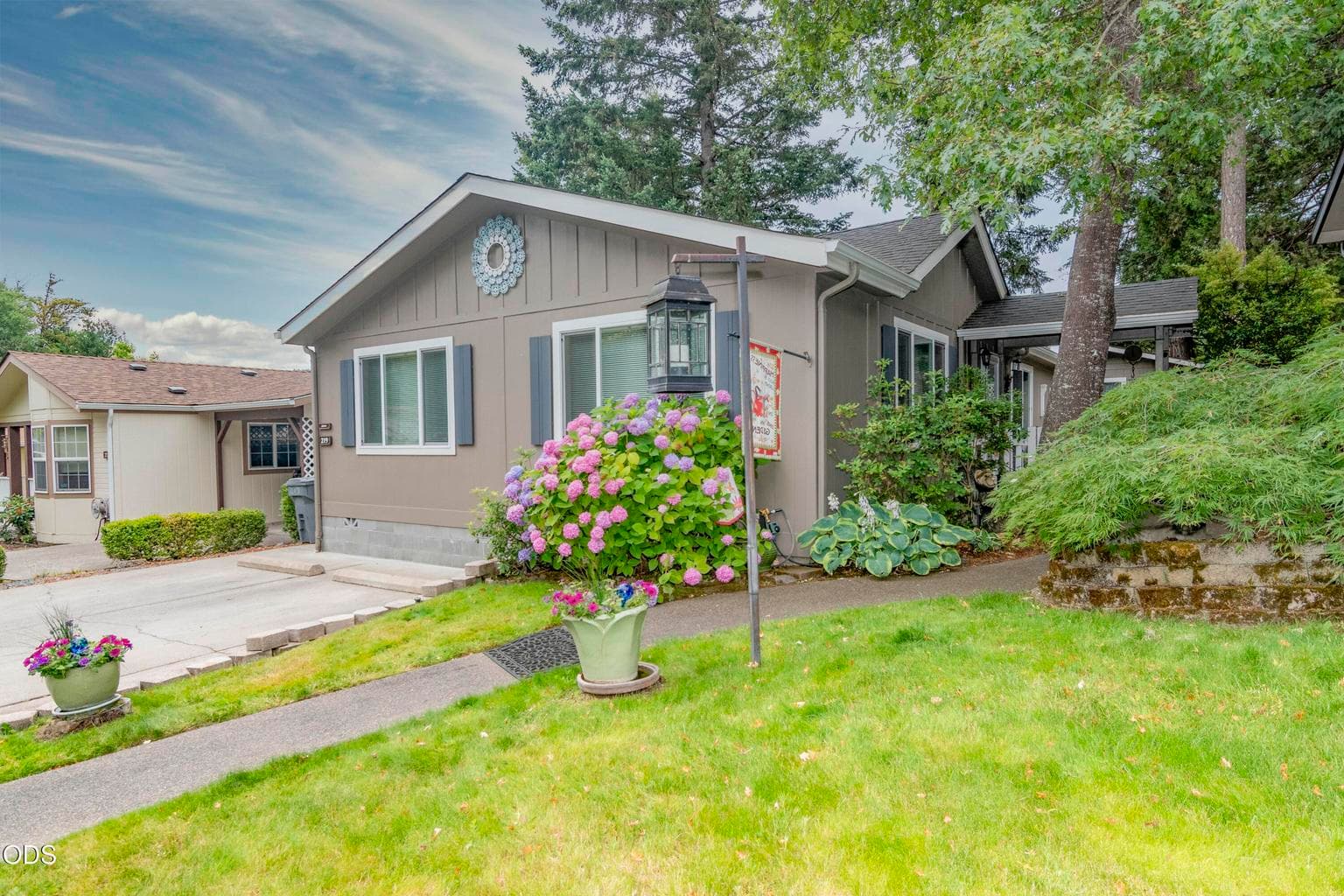 Photo of 219 Creekside 1 of 35