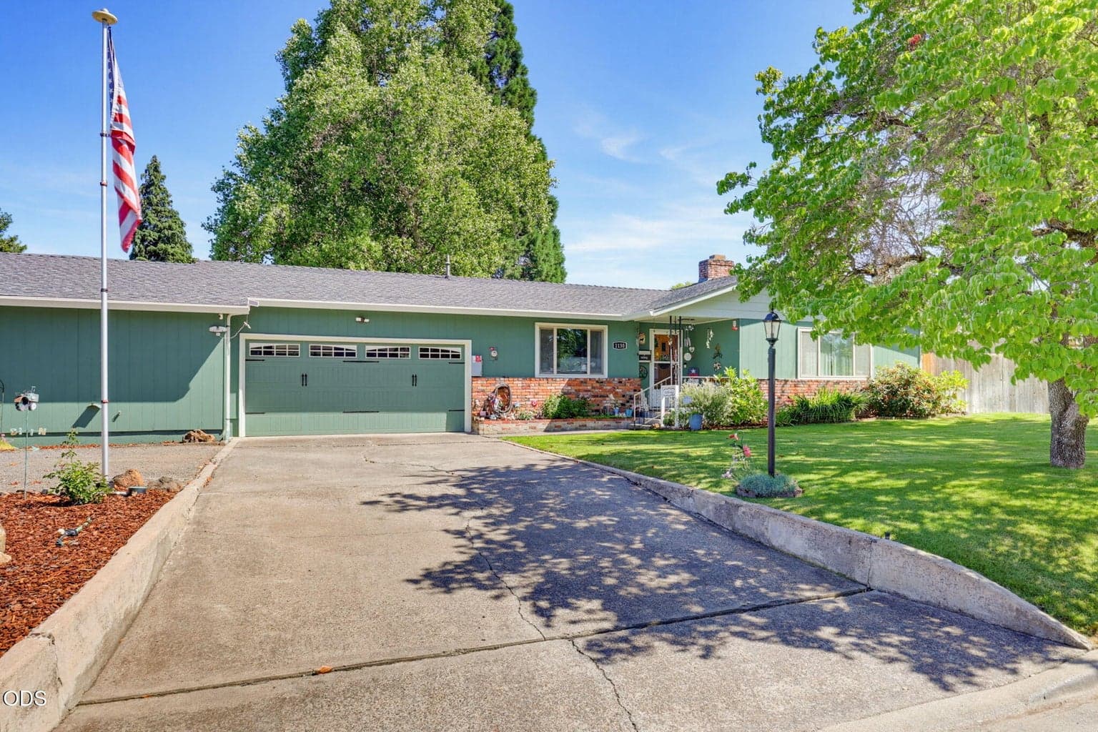 Photo of 1130 Crest 3 of 43