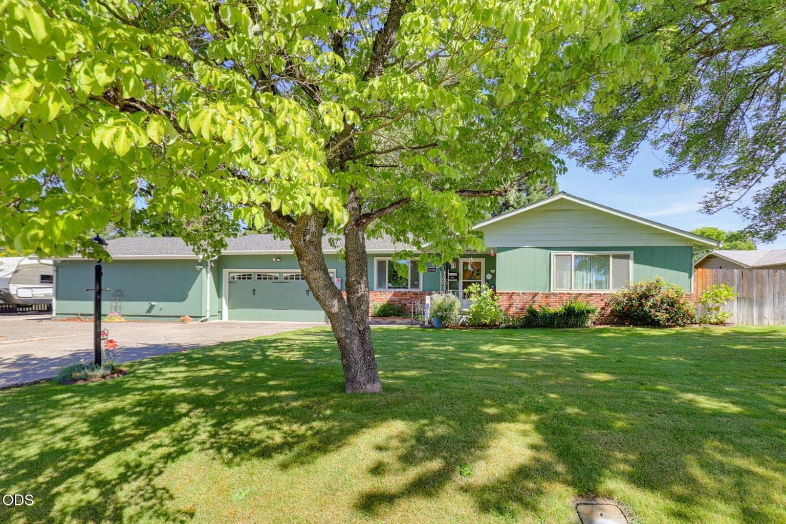 Photo of 1130 Crest 1 of 43