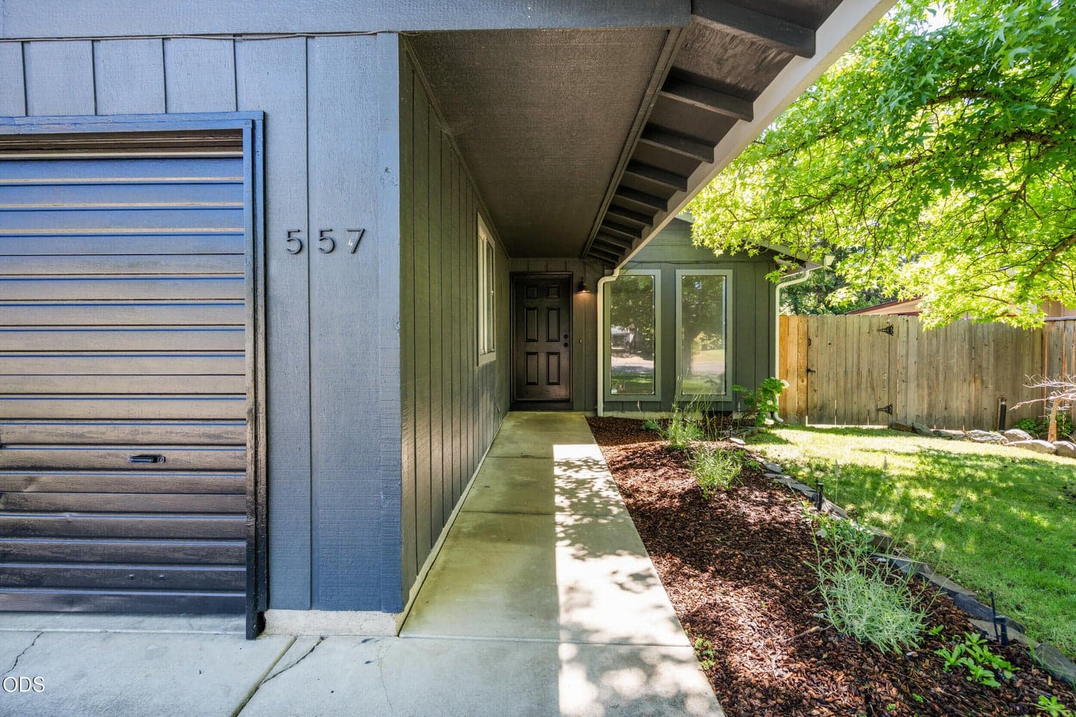 Photo of 557 Glenn 3 of 28