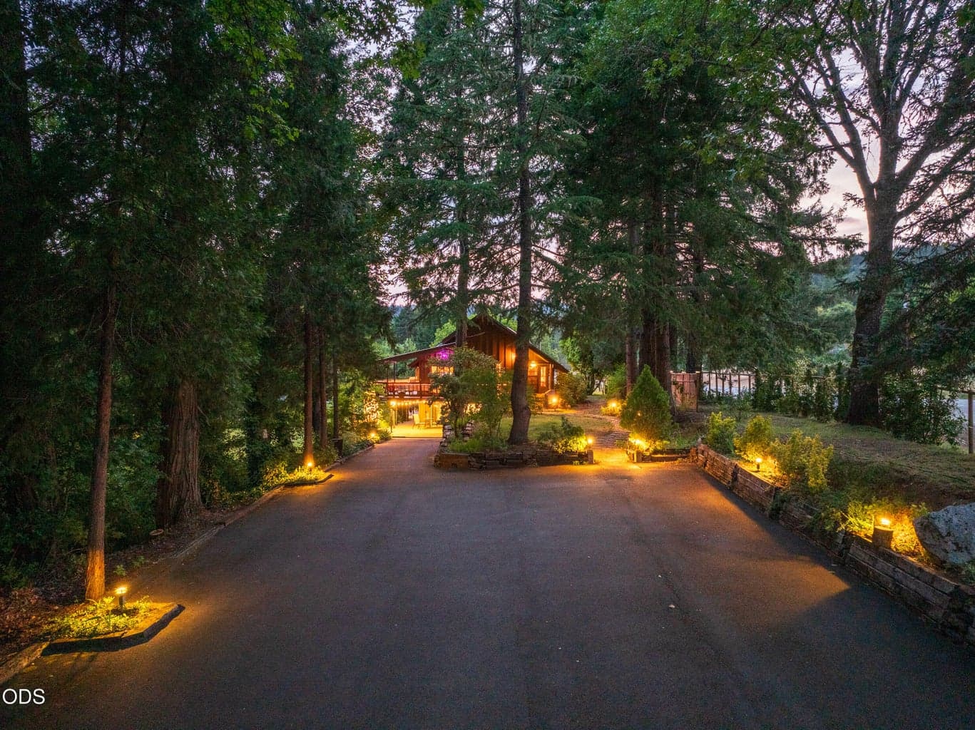 Photo of 8489 Redwood 3 of 60