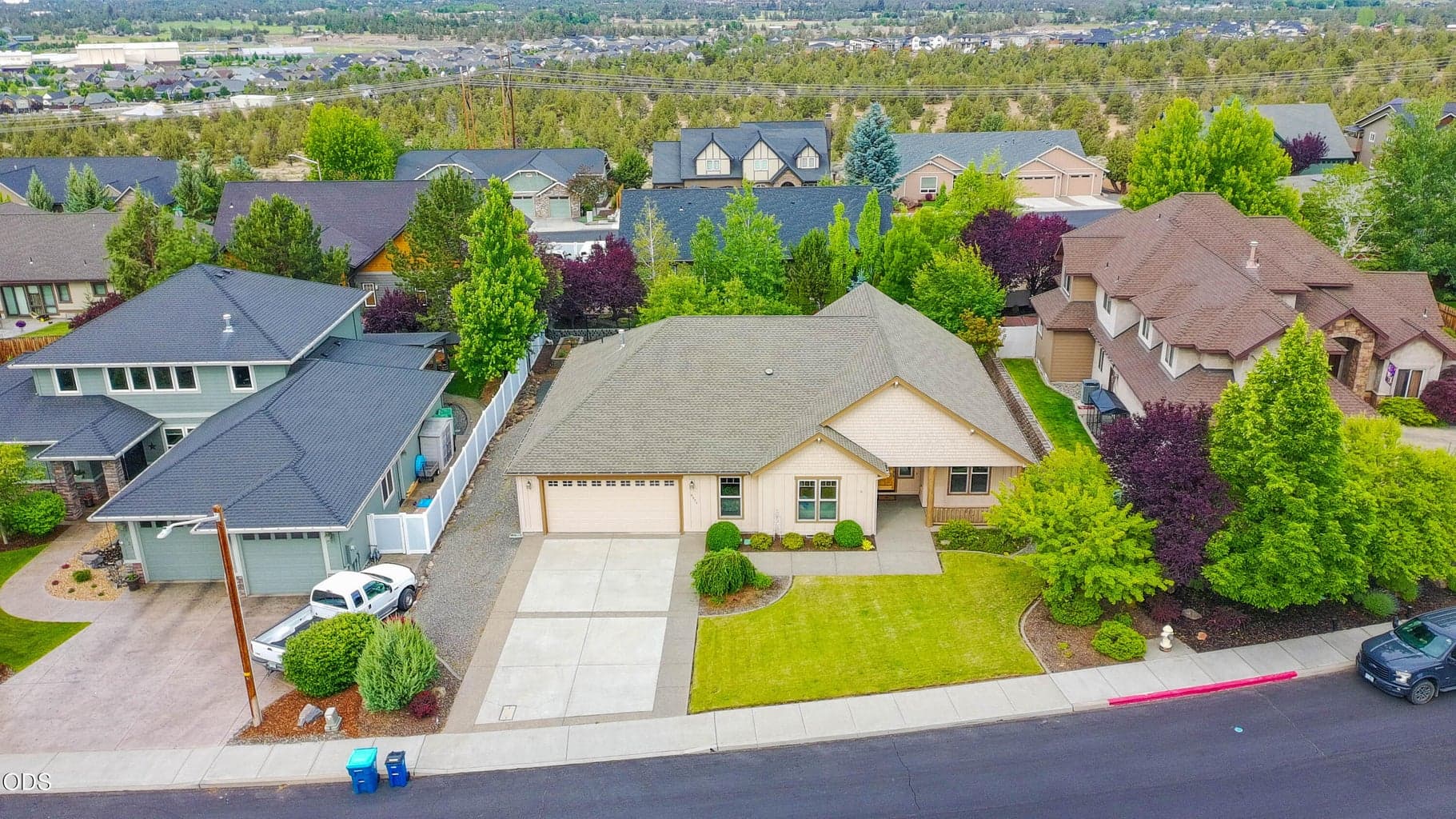 Photo of 3571 SW 36th Place 36 of 39
