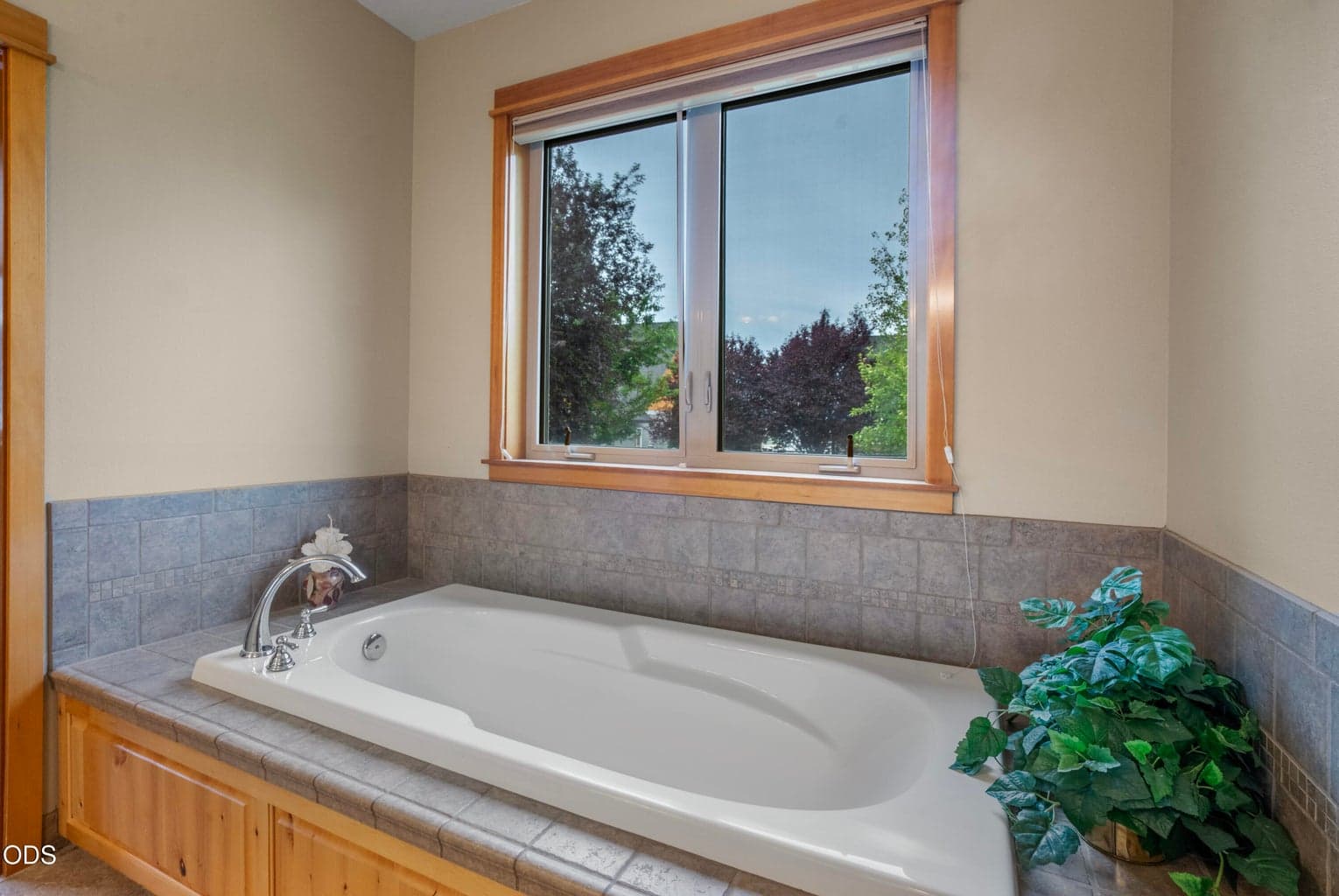 Photo of 3571 SW 36th Place 16 of 39