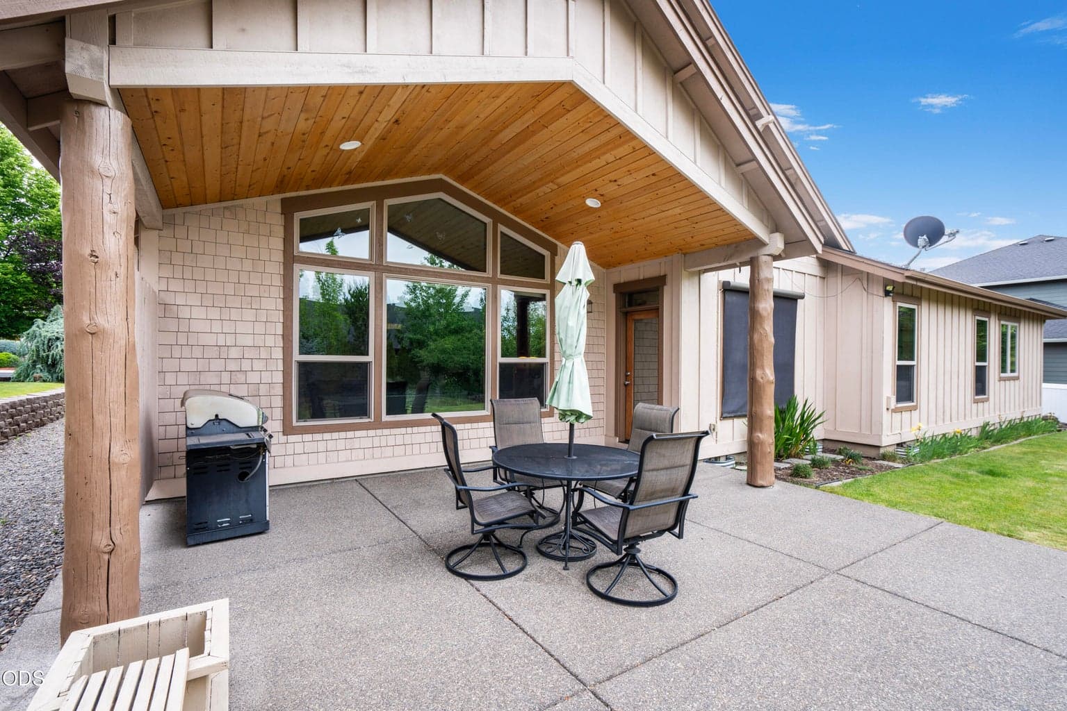 Photo of 3571 SW 36th Place 25 of 39