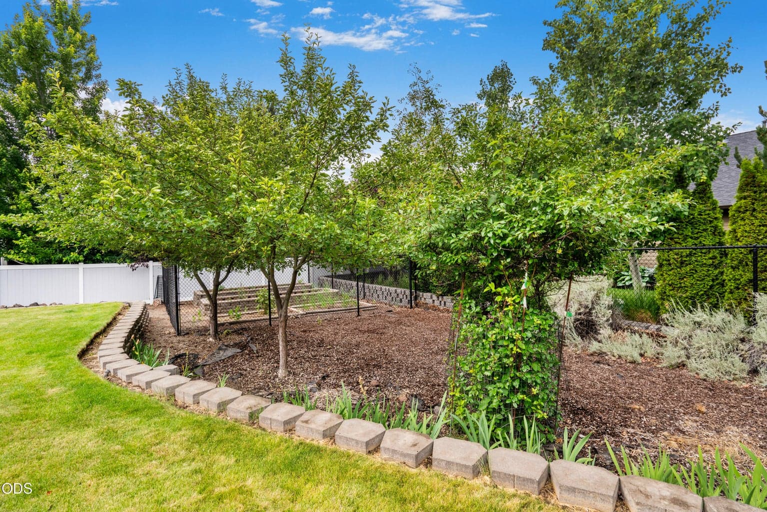 Photo of 3571 SW 36th Place 28 of 39