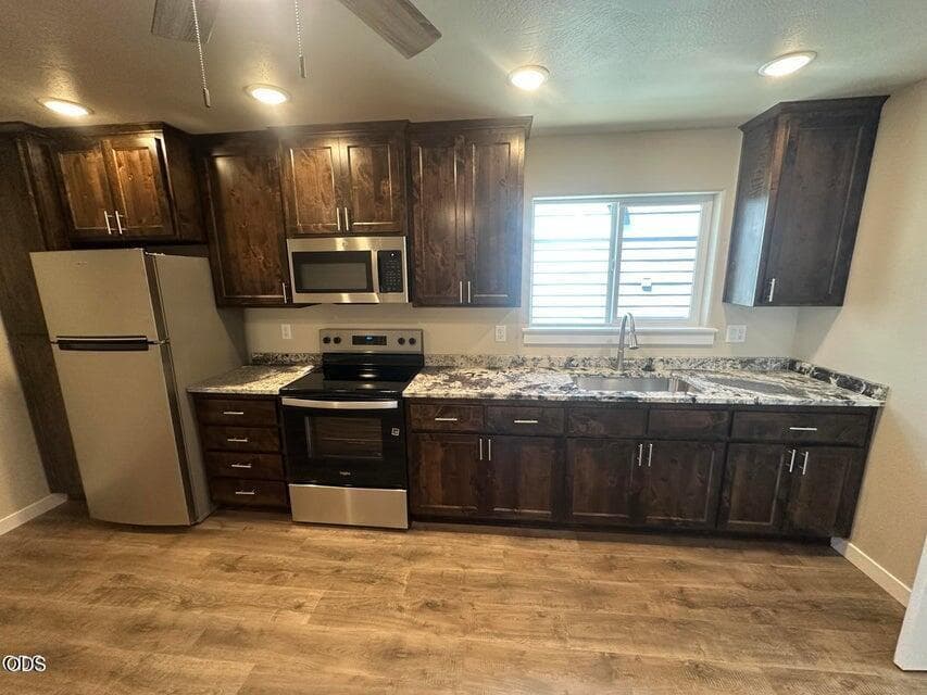 Photo of 7869 Houston 5 of 15