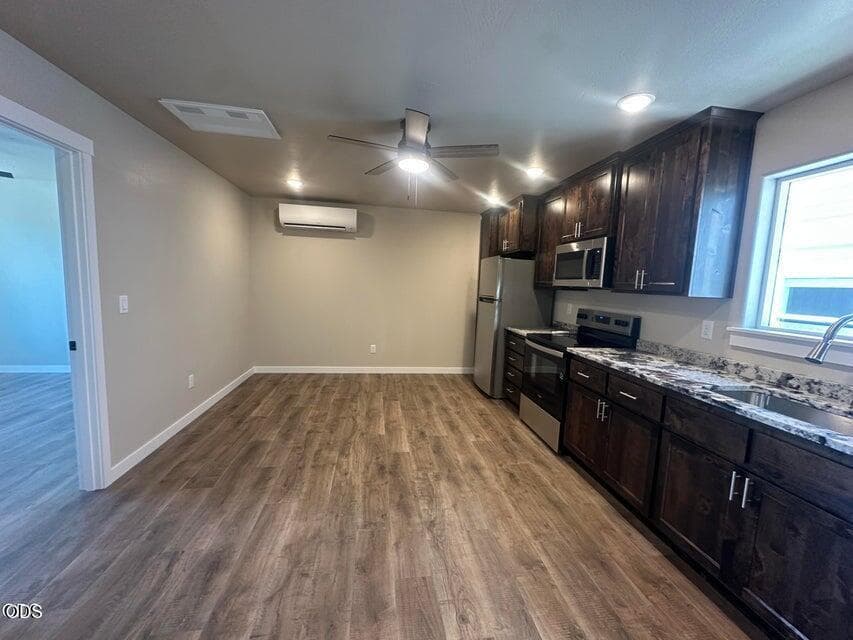 Photo of 7869 Houston 2 of 15