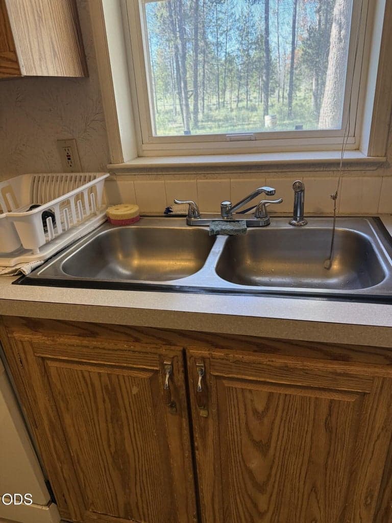 Photo of 16985 Whittier Drive 10 of 25