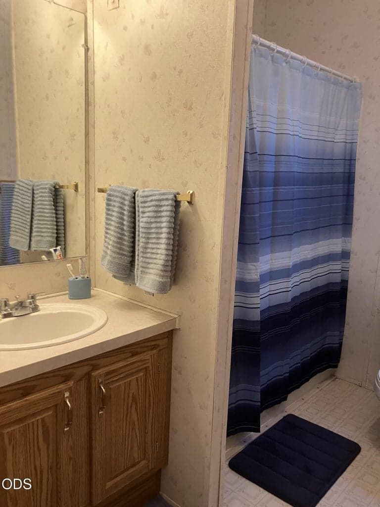 Photo of 16985 Whittier Drive 17 of 25