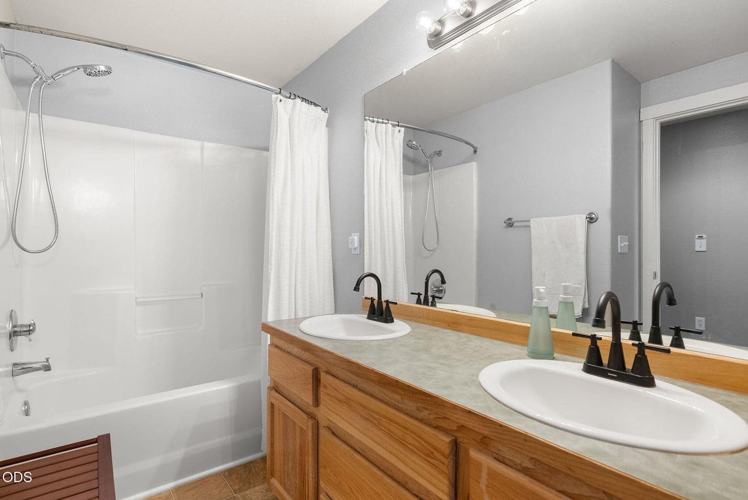 Photo of 2958 NW 19th Street 21 of 38