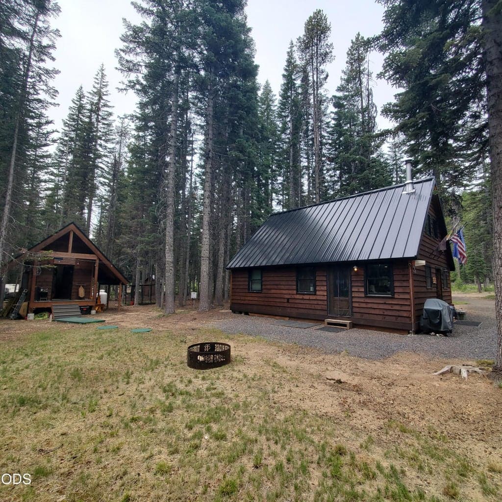 24 Diamond Lake
