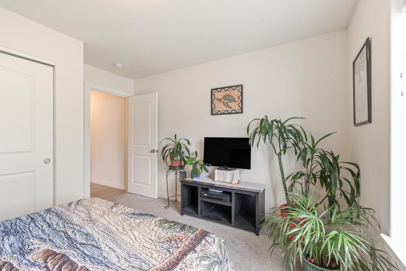 Photo of 1017 NE Crista Court 16 of 23