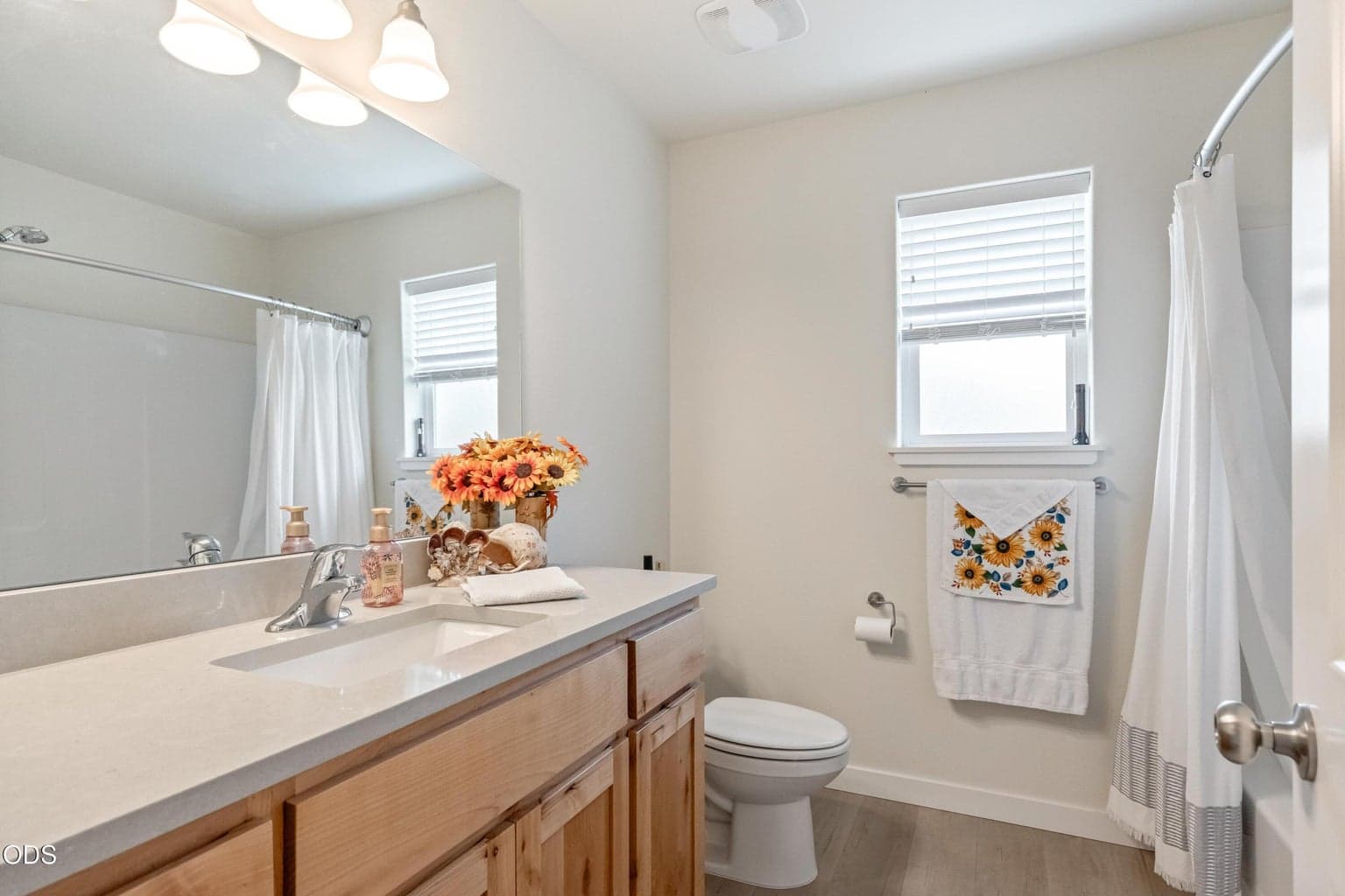 Photo of 1017 NE Crista Court 17 of 23