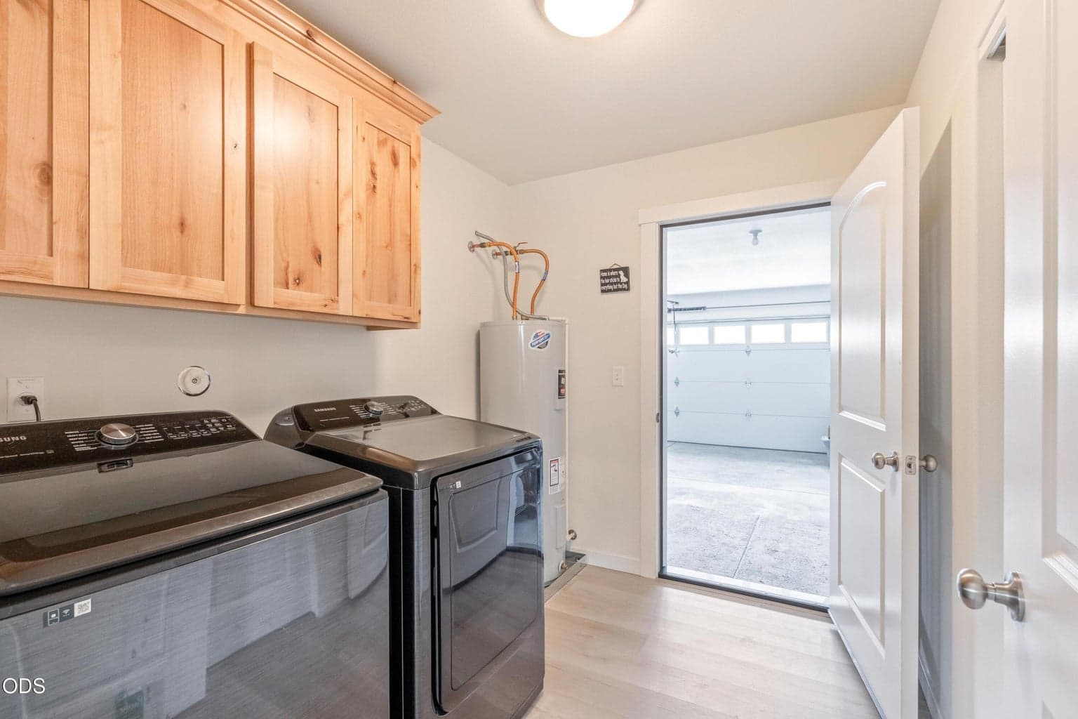 Photo of 1017 NE Crista Court 19 of 23
