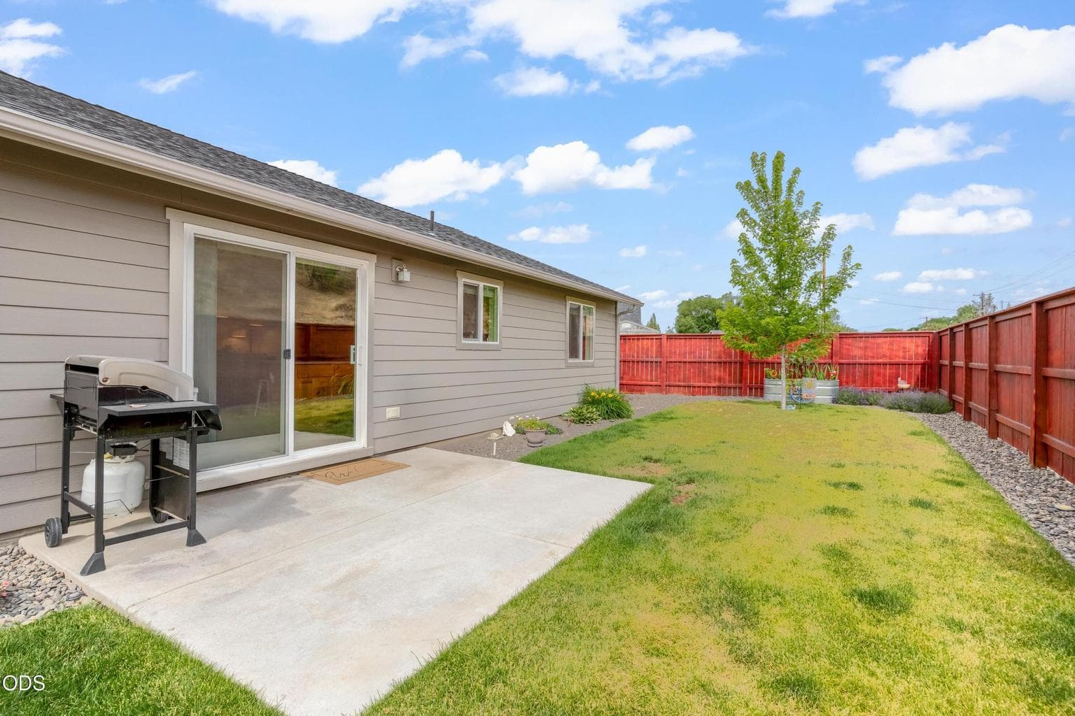 Photo of 1017 NE Crista Court 21 of 23