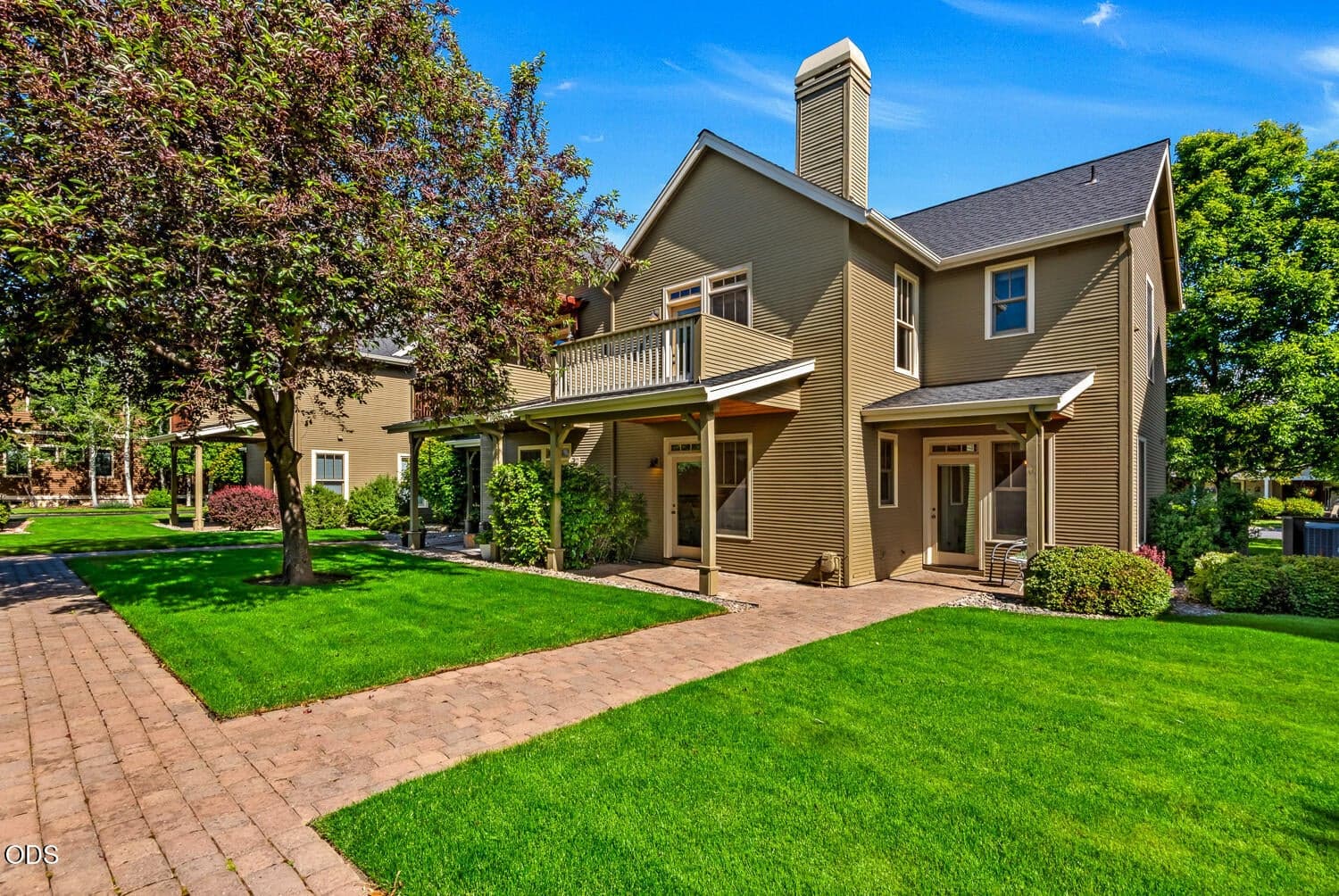 Photo of 547 Jefferson Avenue 1 of 39