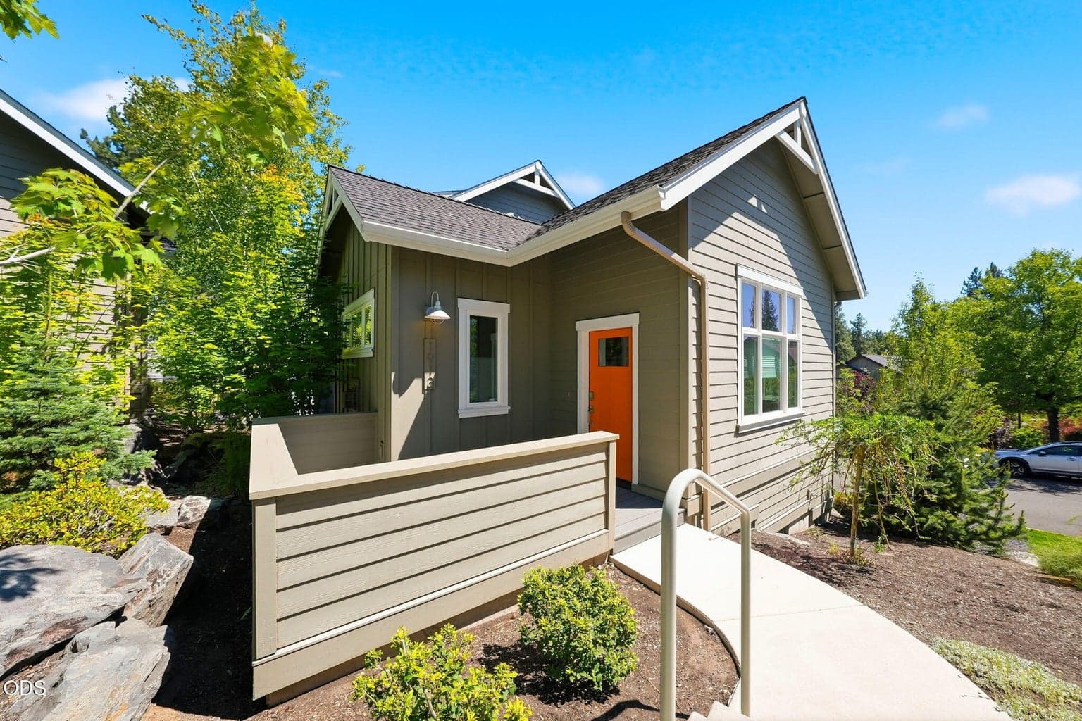 Photo of 1913 Monterey Mews 4 of 44