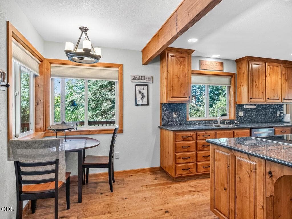 Photo of 27458 Rocky Point 5 of 33