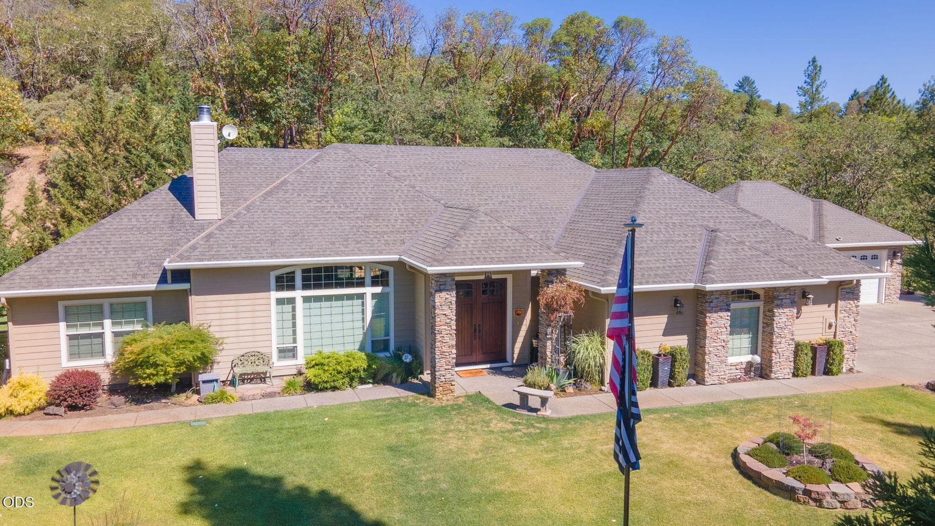 Photo of 212 Isabella 2 of 47