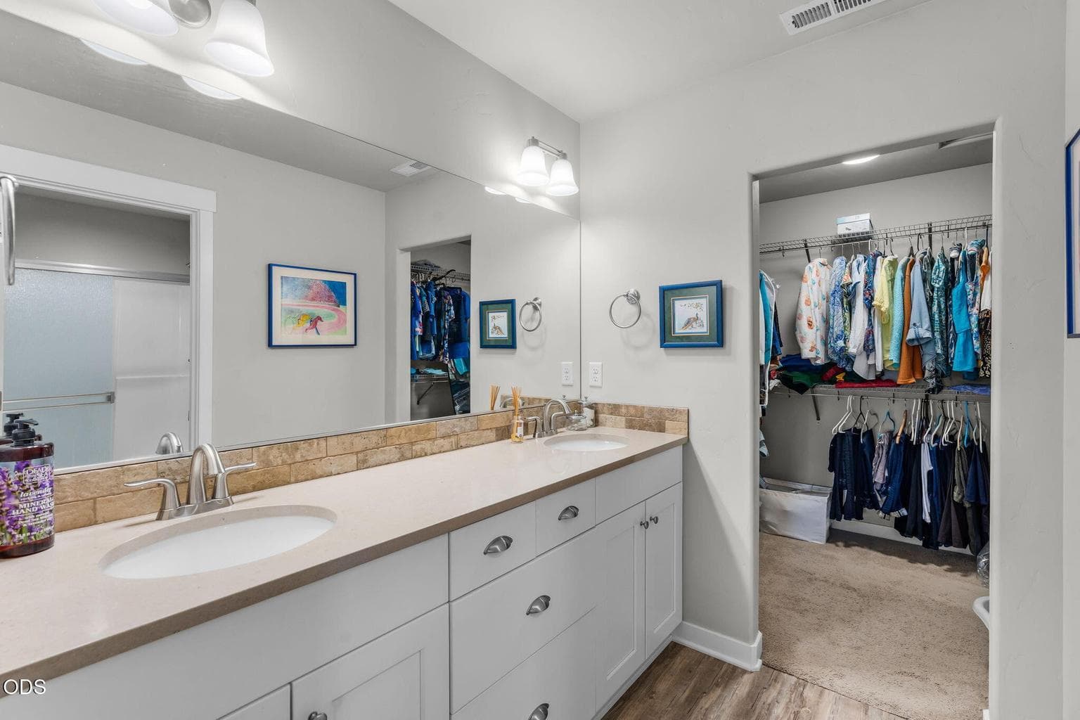 Photo of 60507 Hedgewood 16 of 50