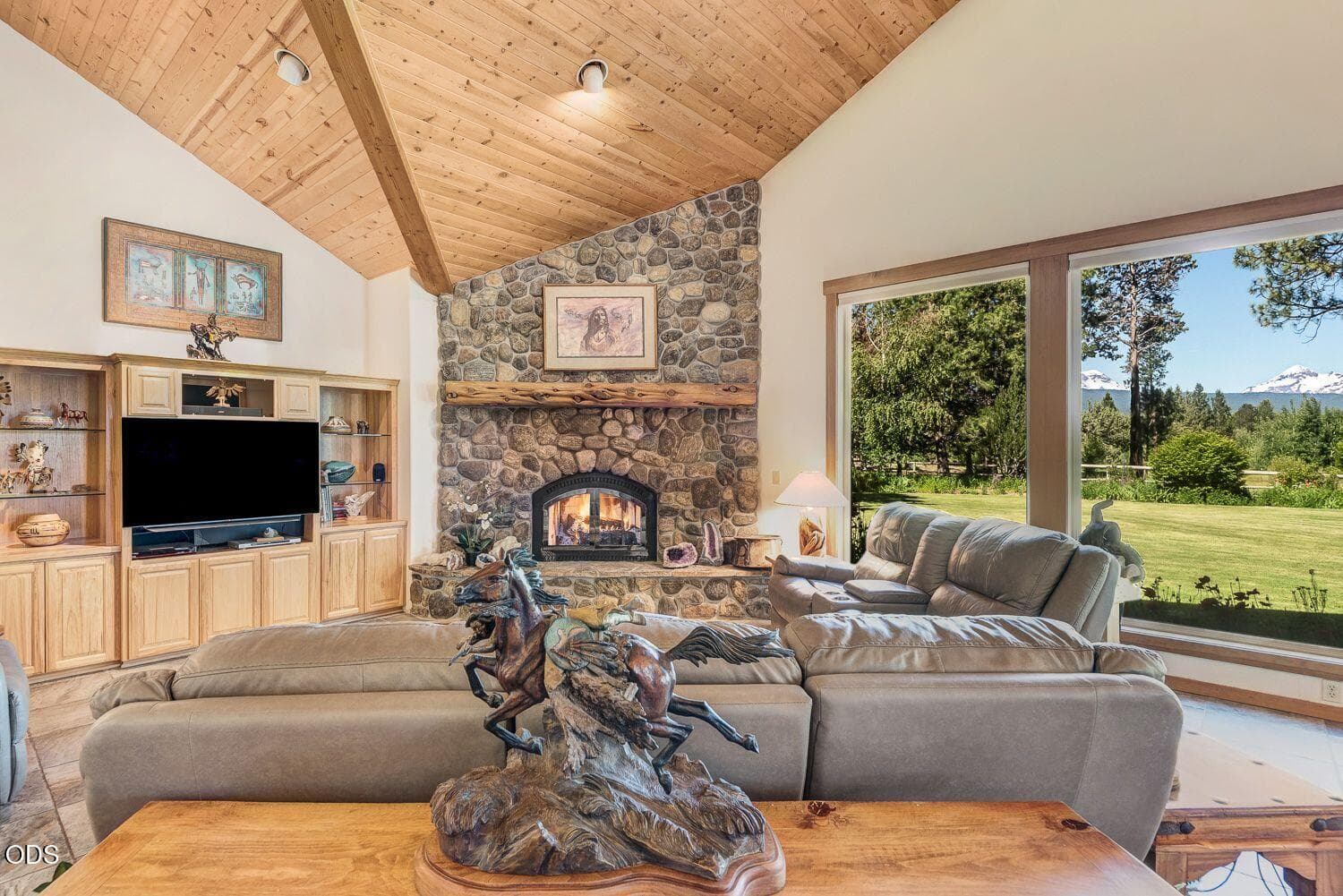 Photo of 64464 Collins Road 9 of 57