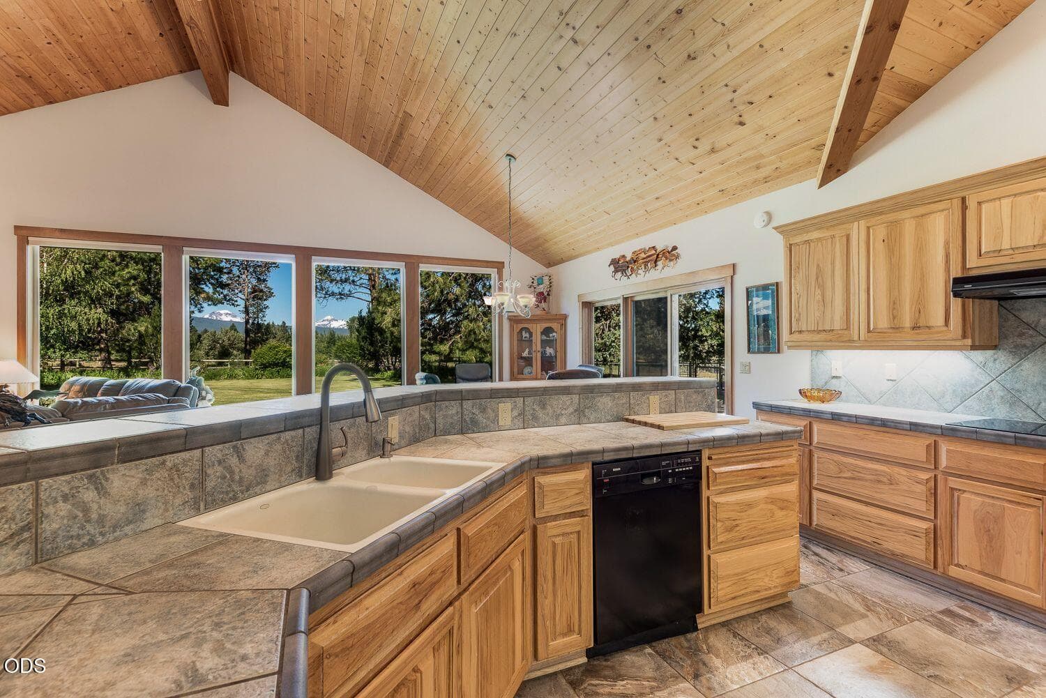 Photo of 64464 Collins Road 14 of 57