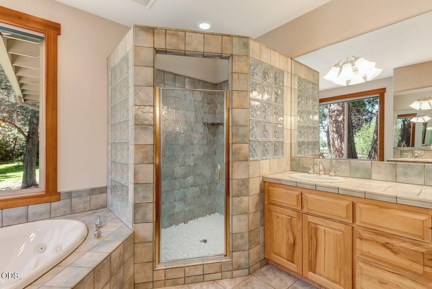 Photo of 64464 Collins Road 22 of 57
