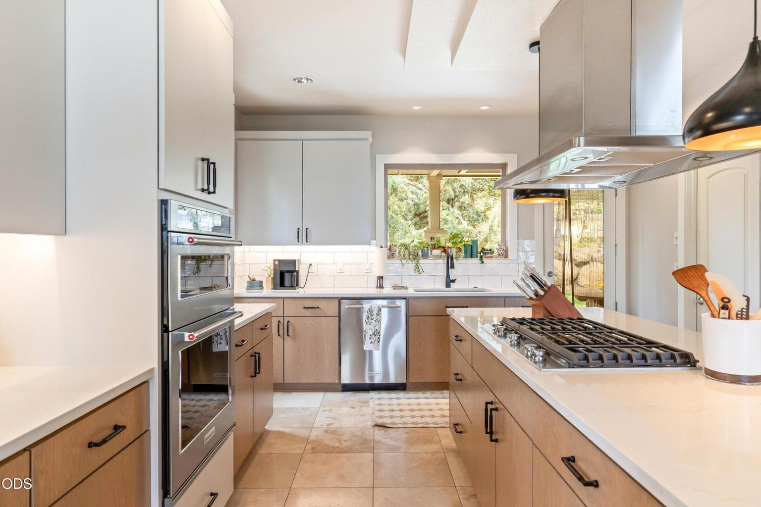 Photo of 1195 NW Remarkable Drive 11 of 32