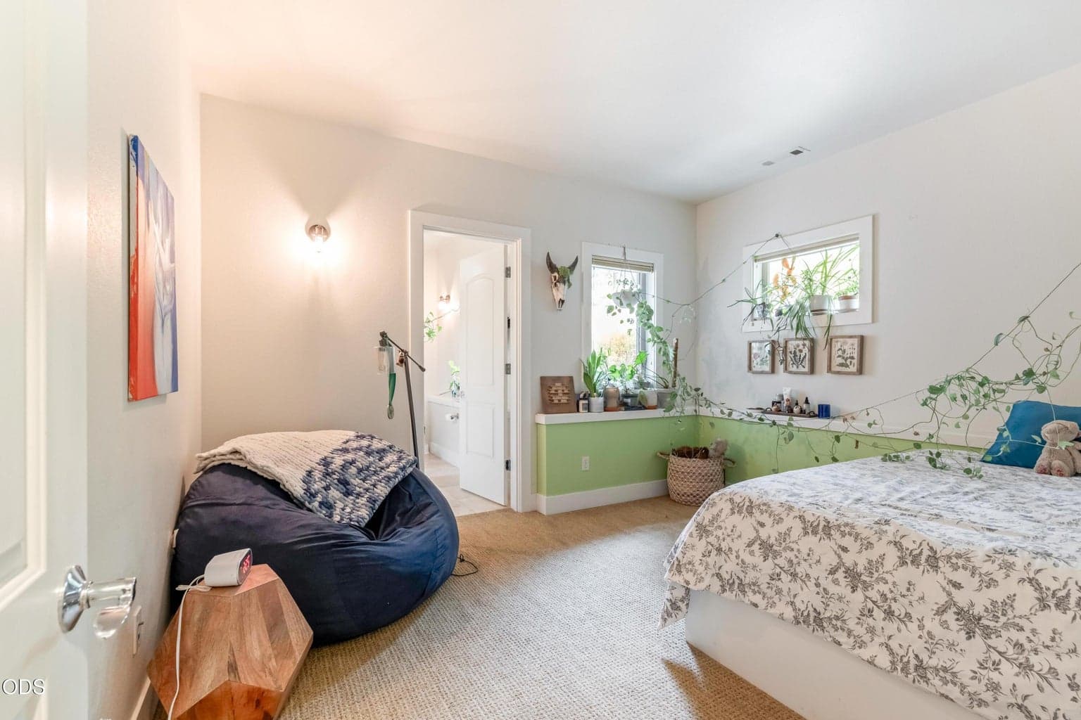 Photo of 1195 NW Remarkable Drive 21 of 32