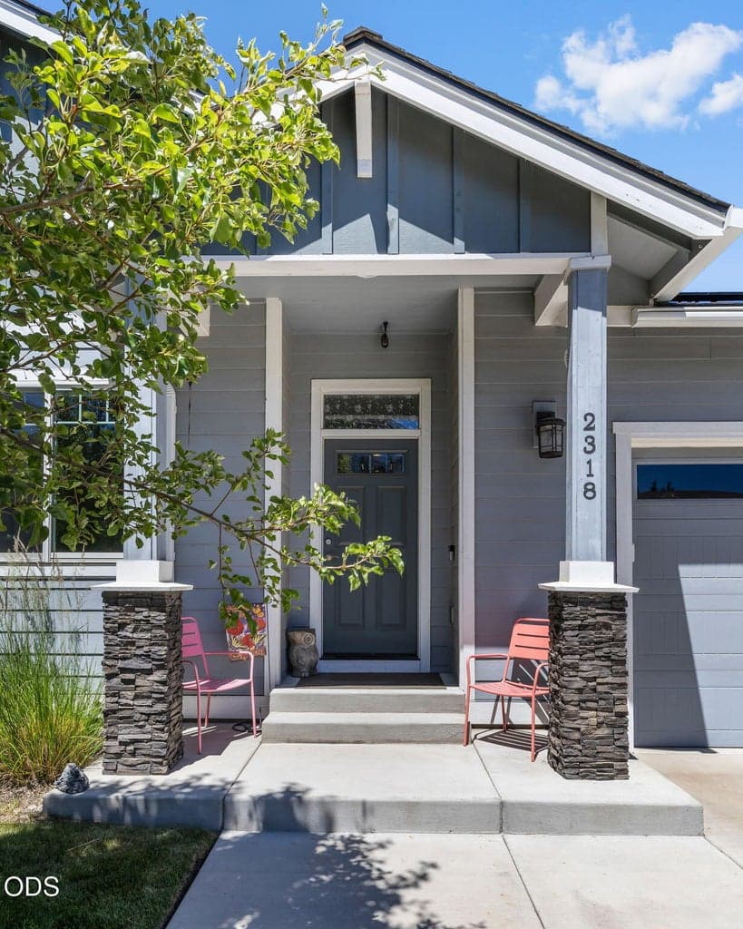 Photo of 2318 Valleyview 4 of 45