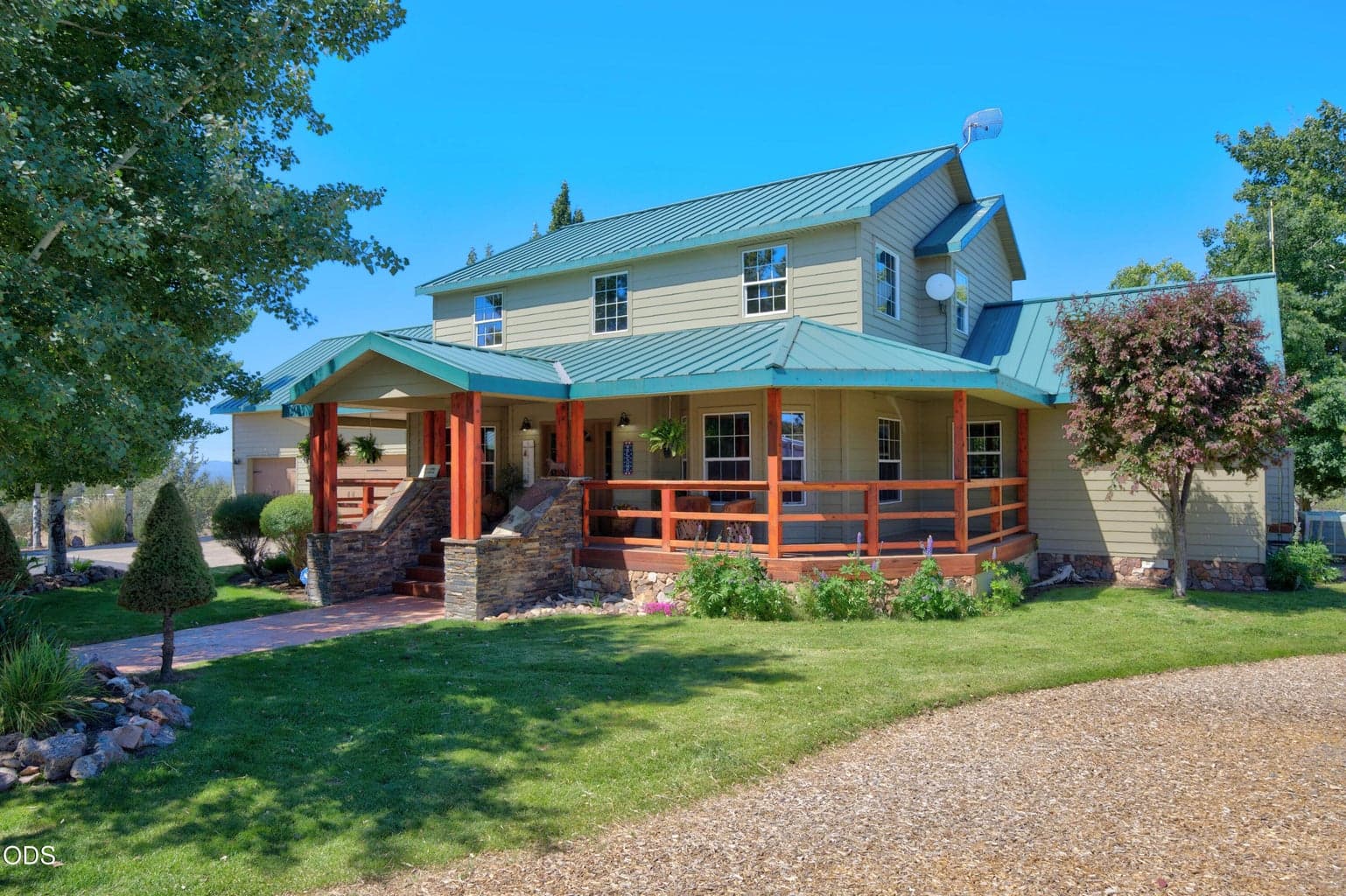 Photo of 15555 Hahlen 2 of 66
