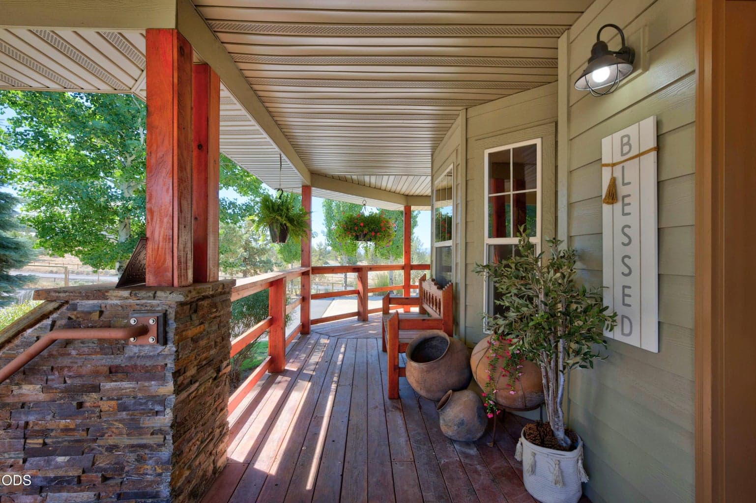 Photo of 15555 Hahlen 3 of 66