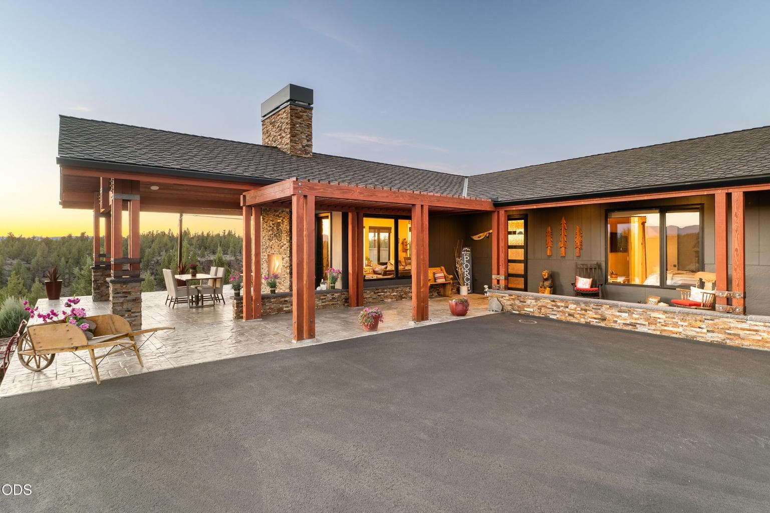 Photo of 17771 Warrin 6 of 105