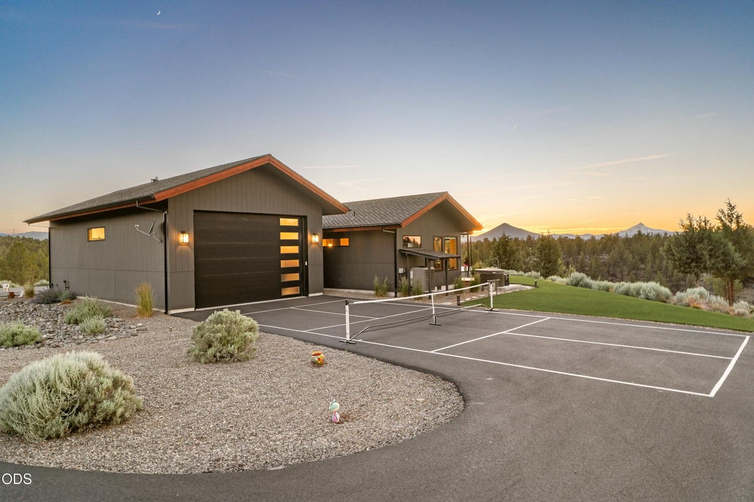 Photo of 17771 Warrin Road 2 of 135