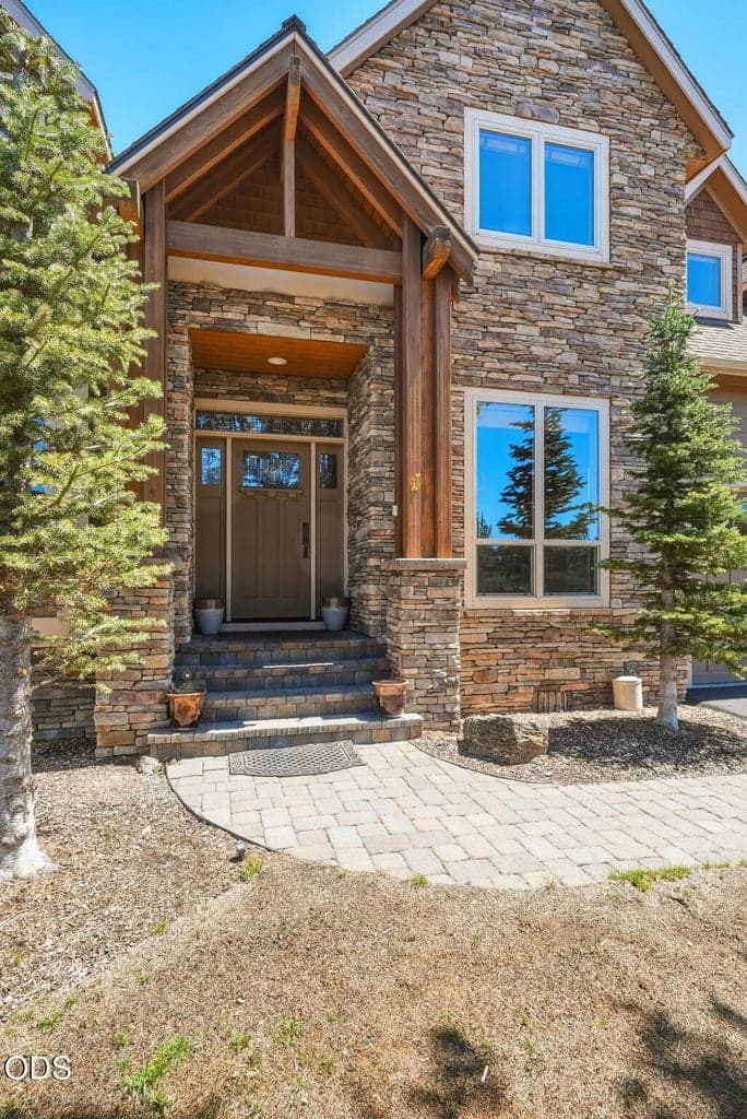 Photo of 11308 Highcrest 3 of 44