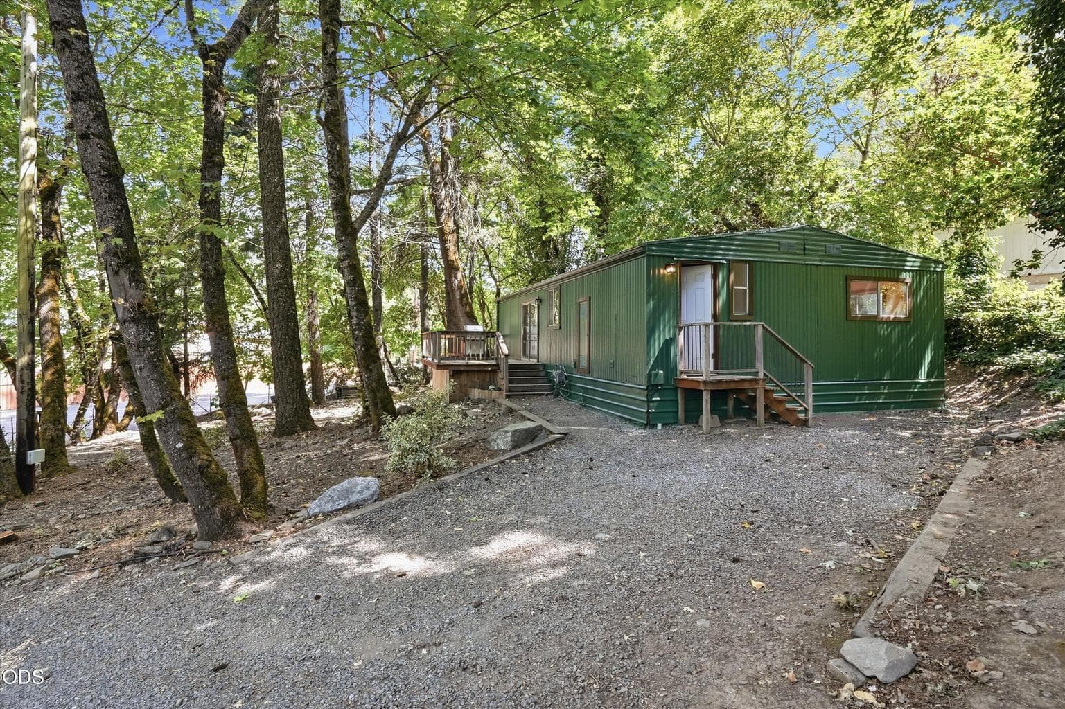 Photo of 7949 Rogue River Highway 2 of 24