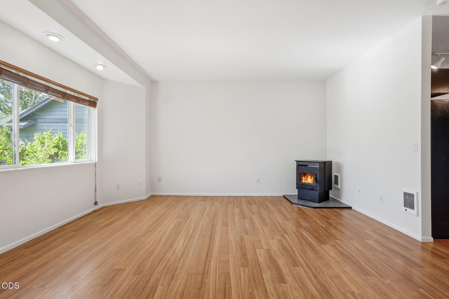 Photo of 1810 SW 27th Street 11 of 65