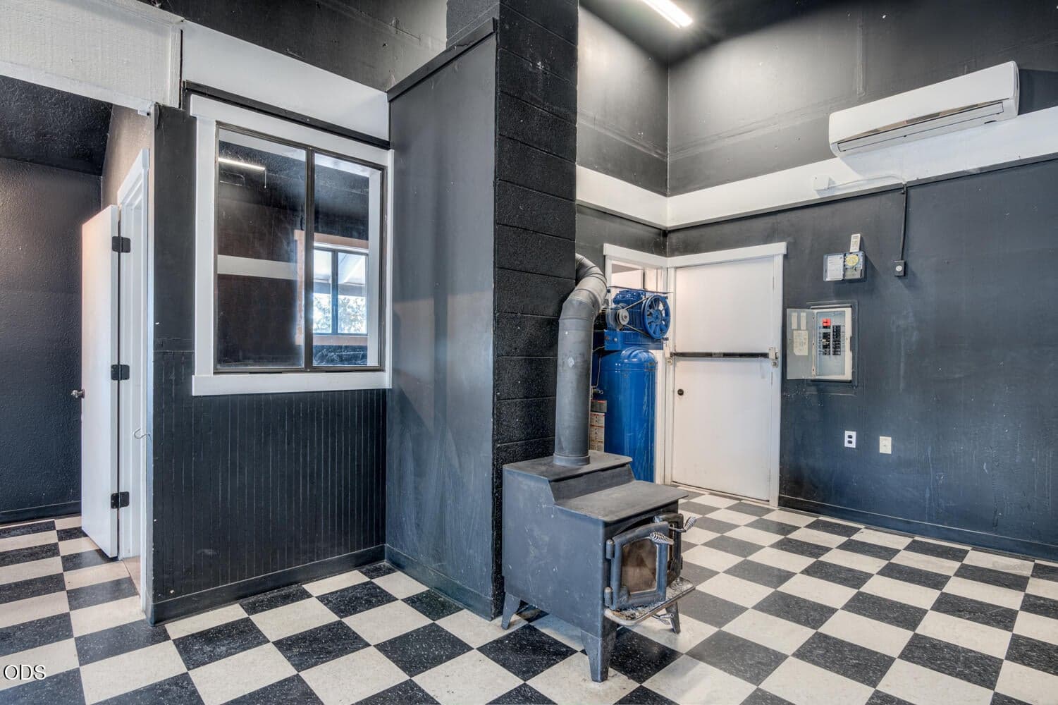 Photo of 64661 Bruce Avenue 32 of 35